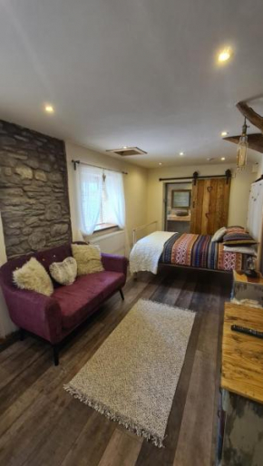 1 & 2 Studio Suite